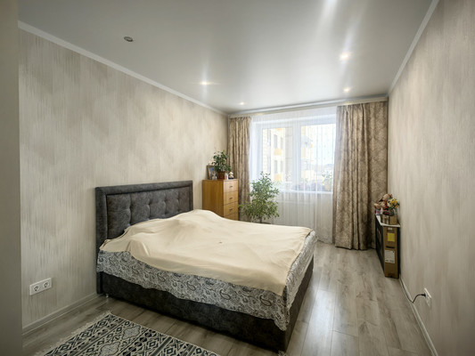 Продам трехкомнатную (3-комн.) квартиру, Дмитровская ул, 24, Базарово д