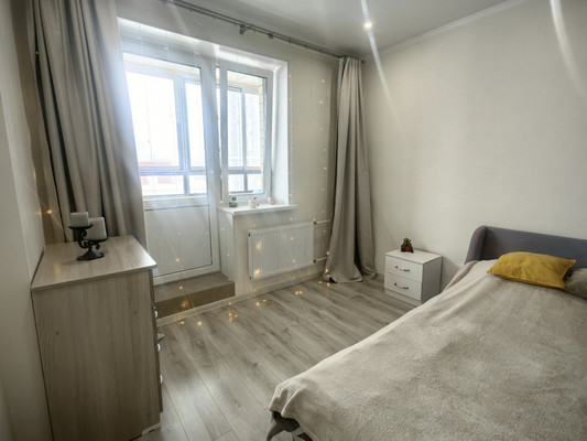 Продам трехкомнатную (3-комн.) квартиру, Дмитровская ул, 24, Базарово д