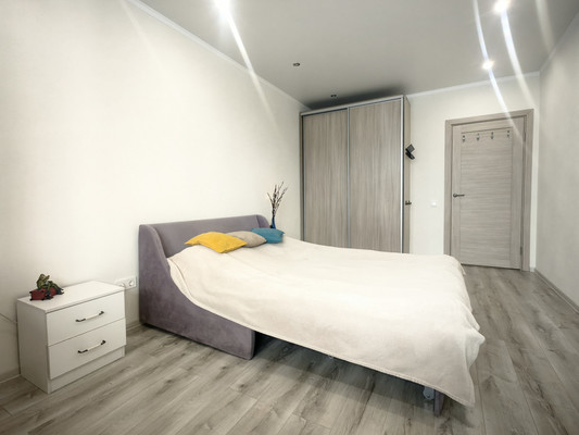 Продам трехкомнатную (3-комн.) квартиру, Дмитровская ул, 24, Базарово д