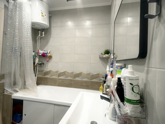 Продам трехкомнатную (3-комн.) квартиру, Дмитровская ул, 24, Базарово д