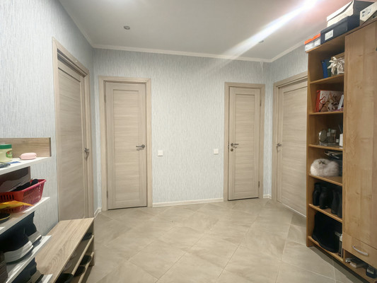 Продам трехкомнатную (3-комн.) квартиру, Дмитровская ул, 24, Базарово д