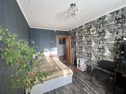 Продам трехкомнатную (3-комн.) квартиру, Интернациональная ул, 26, Нижневартовск г