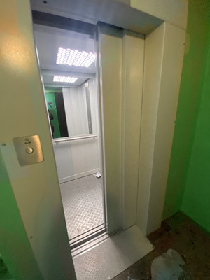 Продам трехкомнатную (3-комн.) квартиру, Интернациональная ул, 26, Нижневартовск г