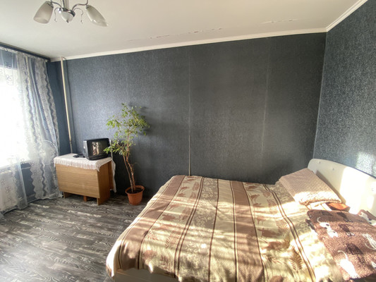 Продам трехкомнатную (3-комн.) квартиру, Интернациональная ул, 26, Нижневартовск г