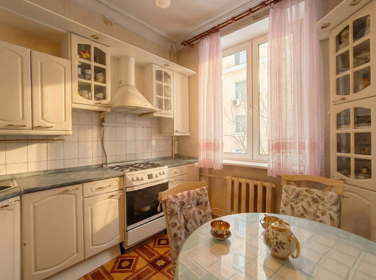 Продам трехкомнатную (3-комн.) квартиру, Октябрьский пр-кт, 201, Люберцы г