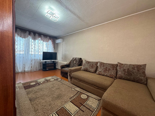 Продам двухкомнатную (2-комн.) квартиру, Парижской Коммуны ул, 33к3, Комсомольск-на-Амуре г