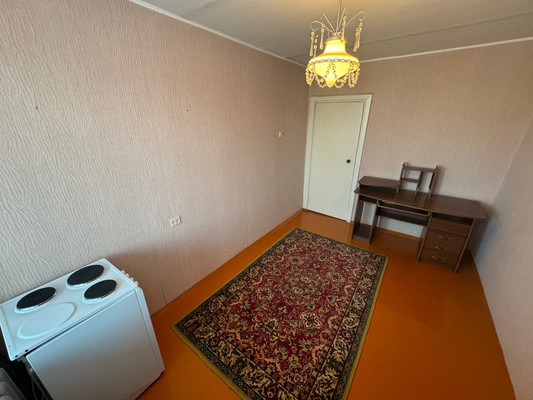 Продам двухкомнатную (2-комн.) квартиру, Парижской Коммуны ул, 33к3, Комсомольск-на-Амуре г