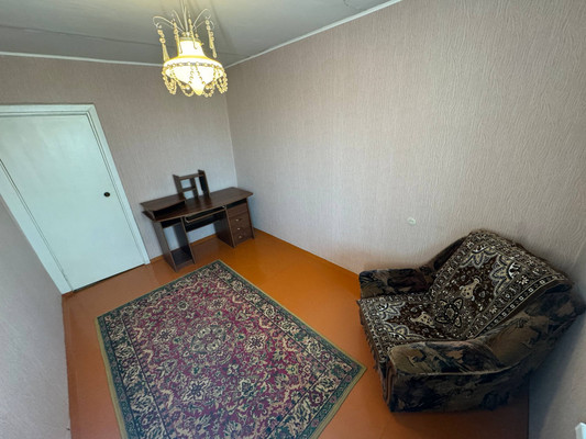 Продам двухкомнатную (2-комн.) квартиру, Парижской Коммуны ул, 33к3, Комсомольск-на-Амуре г