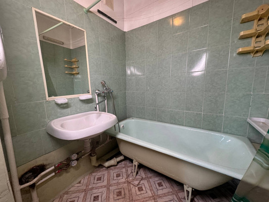 Продам двухкомнатную (2-комн.) квартиру, Парижской Коммуны ул, 33к3, Комсомольск-на-Амуре г