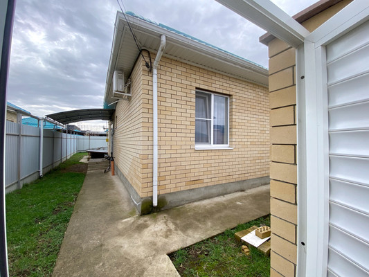 Продам дом, им. Виктора Тюрина ул, 2, Краснодар г, 0 км от города