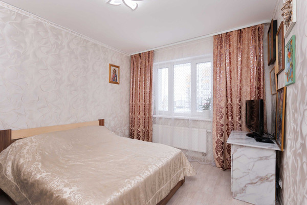 Продам двухкомнатную (2-комн.) квартиру, Анны Коньковой ул, 10, Ханты-Мансийск г