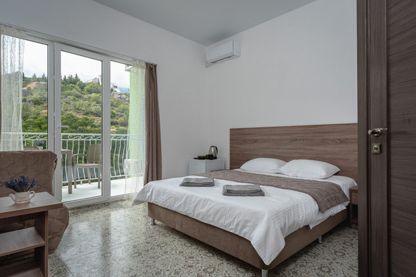 Продам однокомнатную (1-комн.) квартиру, Гагариной ул, 25/353, Утес п