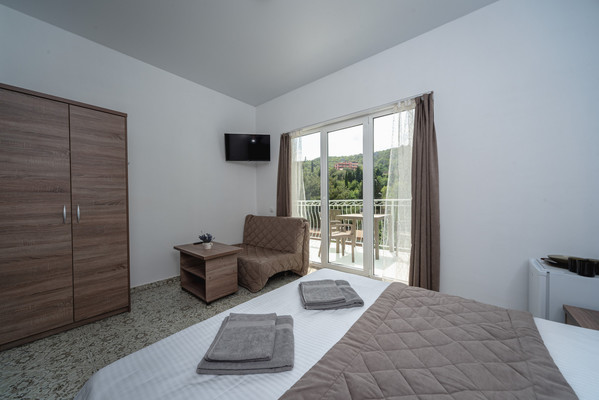 Продам однокомнатную (1-комн.) квартиру, Гагариной ул, 25/353, Утес п