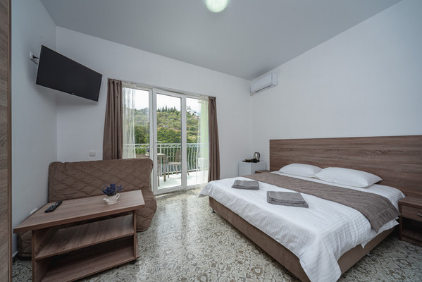 Продам однокомнатную (1-комн.) квартиру, Гагариной ул, 25/353, Утес п