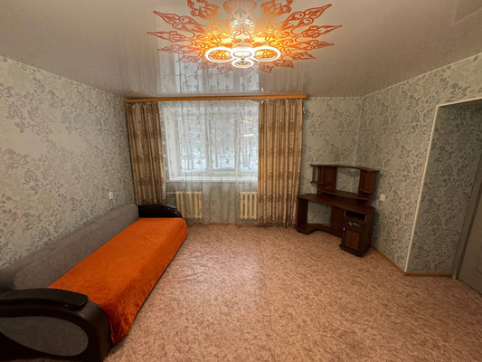 Продам двухкомнатную (2-комн.) квартиру, Аллея Труда ул, 40, Комсомольск-на-Амуре г