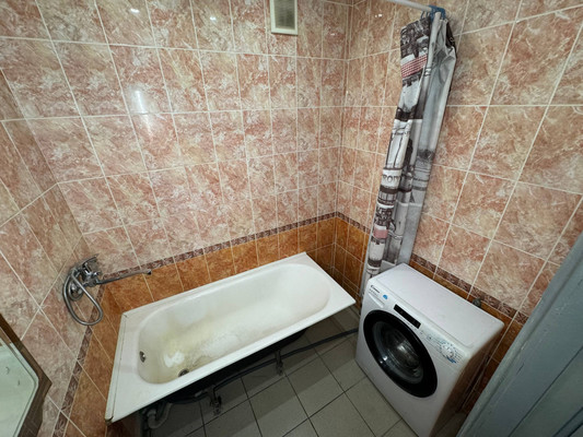 Продам двухкомнатную (2-комн.) квартиру, Аллея Труда ул, 40, Комсомольск-на-Амуре г