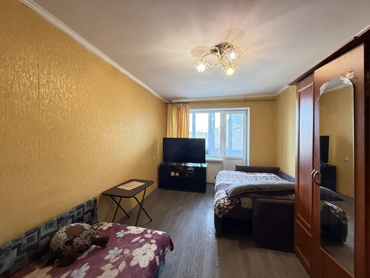 Продам двухкомнатную (2-комн.) квартиру, Большевика Попова ул, 2, Грэсовский пгт