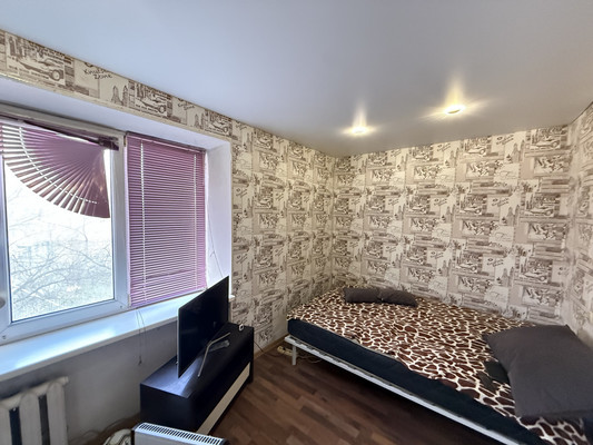 Продам двухкомнатную (2-комн.) квартиру, Большевика Попова ул, 2, Грэсовский пгт