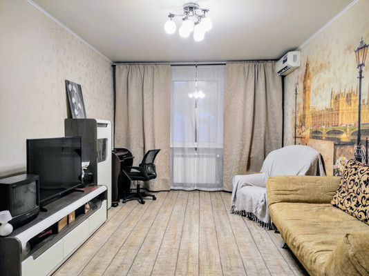 Продам двухкомнатную (2-комн.) квартиру, Красноармейская ул, 240/115, Ростов-на-Дону г