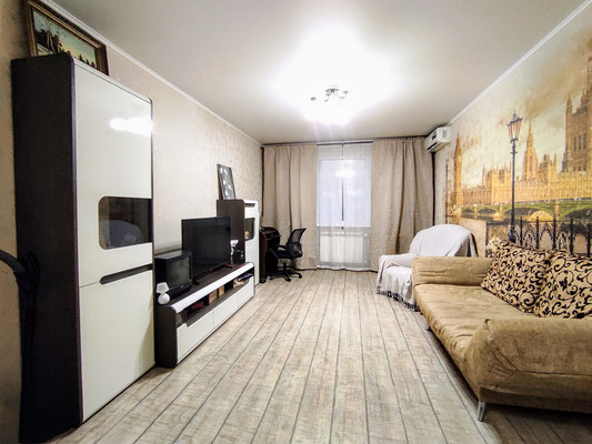 Продам двухкомнатную (2-комн.) квартиру, Красноармейская ул, 240/115, Ростов-на-Дону г