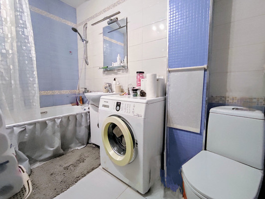 Продам двухкомнатную (2-комн.) квартиру, Красноармейская ул, 240/115, Ростов-на-Дону г