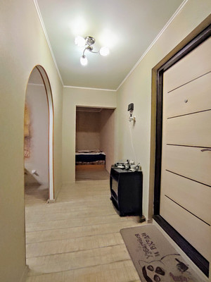 Продам двухкомнатную (2-комн.) квартиру, Красноармейская ул, 240/115, Ростов-на-Дону г