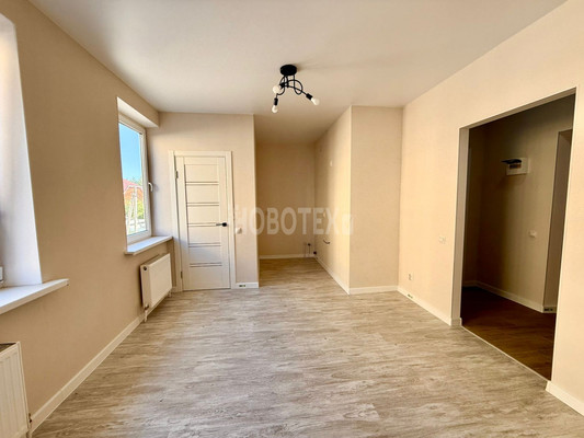 Продам однокомнатную (1-комн.) квартиру, Шоссейная ул, 70/1к5, Яблоновский пгт