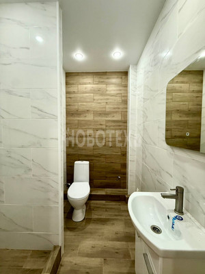 Продам однокомнатную (1-комн.) квартиру, Шоссейная ул, 70/1к5, Яблоновский пгт