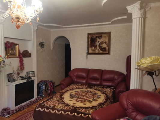 Продам трехкомнатную (3-комн.) квартиру, Желябова ул, 39/2, Симферополь г