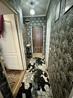 Продам однокомнатную (1-комн.) квартиру, Надежды ул, 3, Крымск г