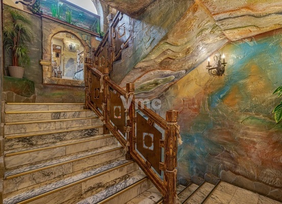 Продам коммерческое помещение 302,7 м2, Юных Ленинцев ул, 71к1, Москва г