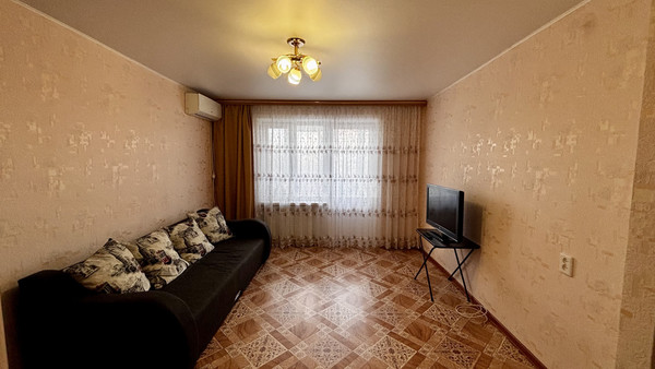 Продам двухкомнатную (2-комн.) квартиру, Маршала Жукова ул, 4, Крымск г