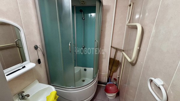 Продам двухкомнатную (2-комн.) квартиру, Маршала Жукова ул, 4, Крымск г