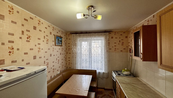 Продам двухкомнатную (2-комн.) квартиру, Маршала Жукова ул, 4, Крымск г