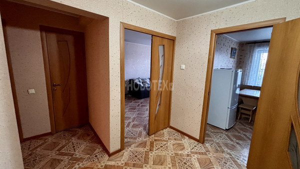 Продам двухкомнатную (2-комн.) квартиру, Маршала Жукова ул, 4, Крымск г