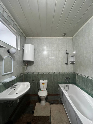 Продам двухкомнатную (2-комн.) квартиру, Маршала Советского Союза Буденного С.М. ул, 32И, Симферополь г