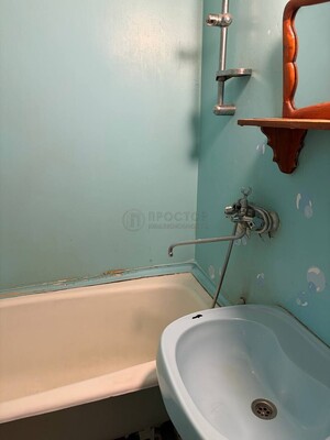 Продам однокомнатную (1-комн.) квартиру, Лескова ул, 28к1, Москва г