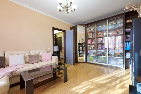 Продам однокомнатную (1-комн.) квартиру, Раменки ул, 14к2, Москва г