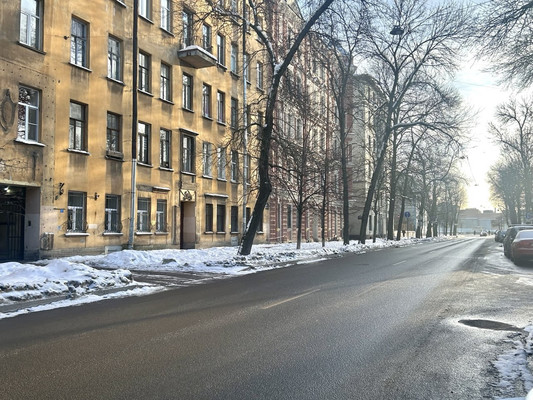 Продам комнату в 4-комн. квартире, 14-я В.О. линия, 5А, Санкт-Петербург г