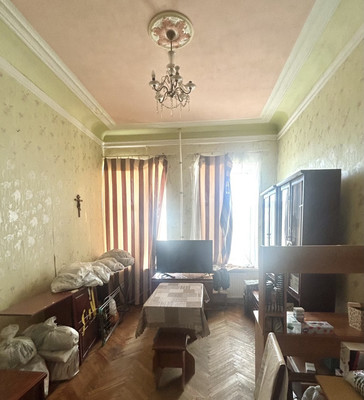 Продам комнату в 4-комн. квартире, 14-я В.О. линия, 5А, Санкт-Петербург г