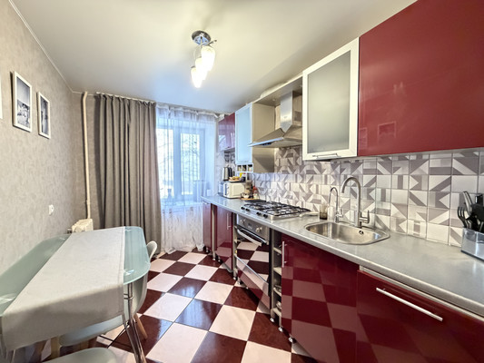 Продам двухкомнатную (2-комн.) квартиру, Хусаина Мавлютова ул, 35, Казань г