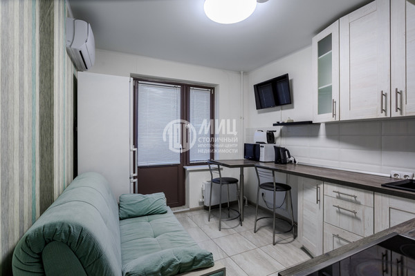 Продам однокомнатную (1-комн.) квартиру, Долгопрудная аллея, 15к4, Москва г