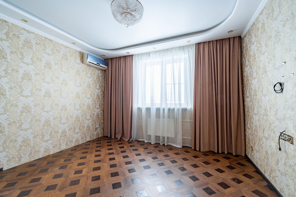 Продам трехкомнатную (3-комн.) квартиру, Ладожская ул, 107, Заневка д