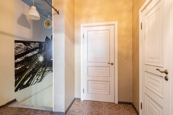 Продам трехкомнатную (3-комн.) квартиру, Ладожская ул, 107, Заневка д