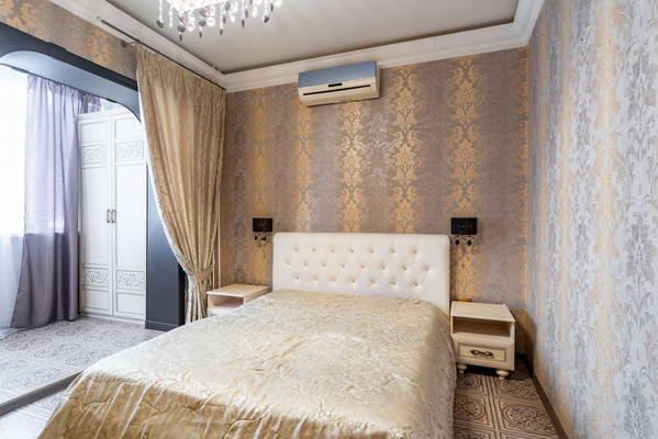 Продам трехкомнатную (3-комн.) квартиру, Ладожская ул, 107, Заневка д