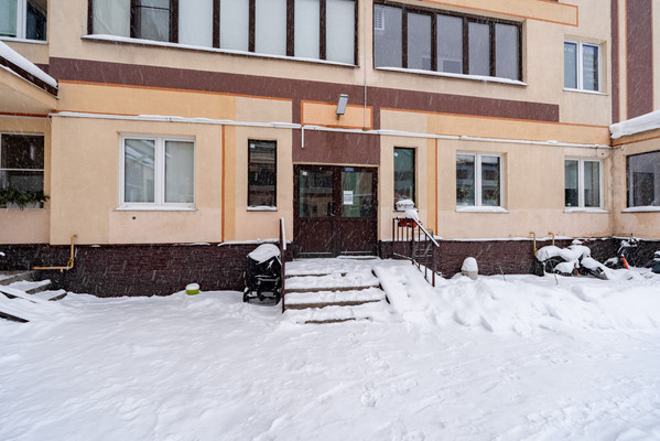 Продам трехкомнатную (3-комн.) квартиру, Ладожская ул, 107, Заневка д