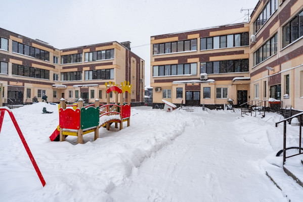 Продам трехкомнатную (3-комн.) квартиру, Ладожская ул, 107, Заневка д