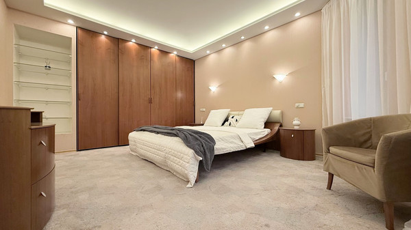 Сдам трехкомнатную (3-комн.) квартиру, Большая Монетная ул, 5, Санкт-Петербург г