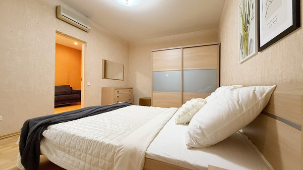 Сдам трехкомнатную (3-комн.) квартиру, Большая Монетная ул, 5, Санкт-Петербург г