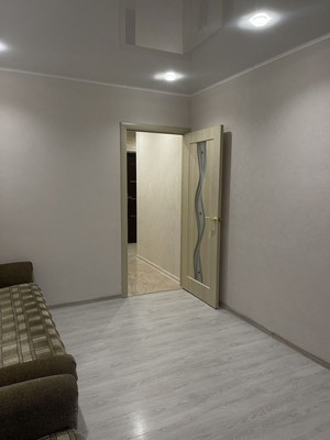 Продам двухкомнатную (2-комн.) квартиру, 3-й туп, 1, Мирный п